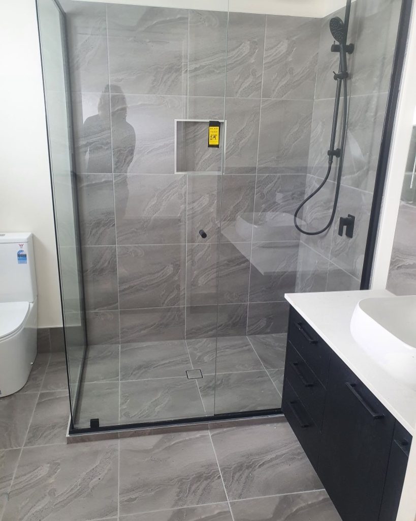 Tile Selection for an Affordable Bathroom Makeover